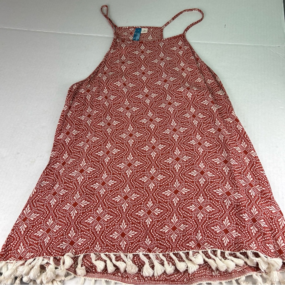 Buttons women’s medium Patterned tank with fringe on bottom 100% Rayon